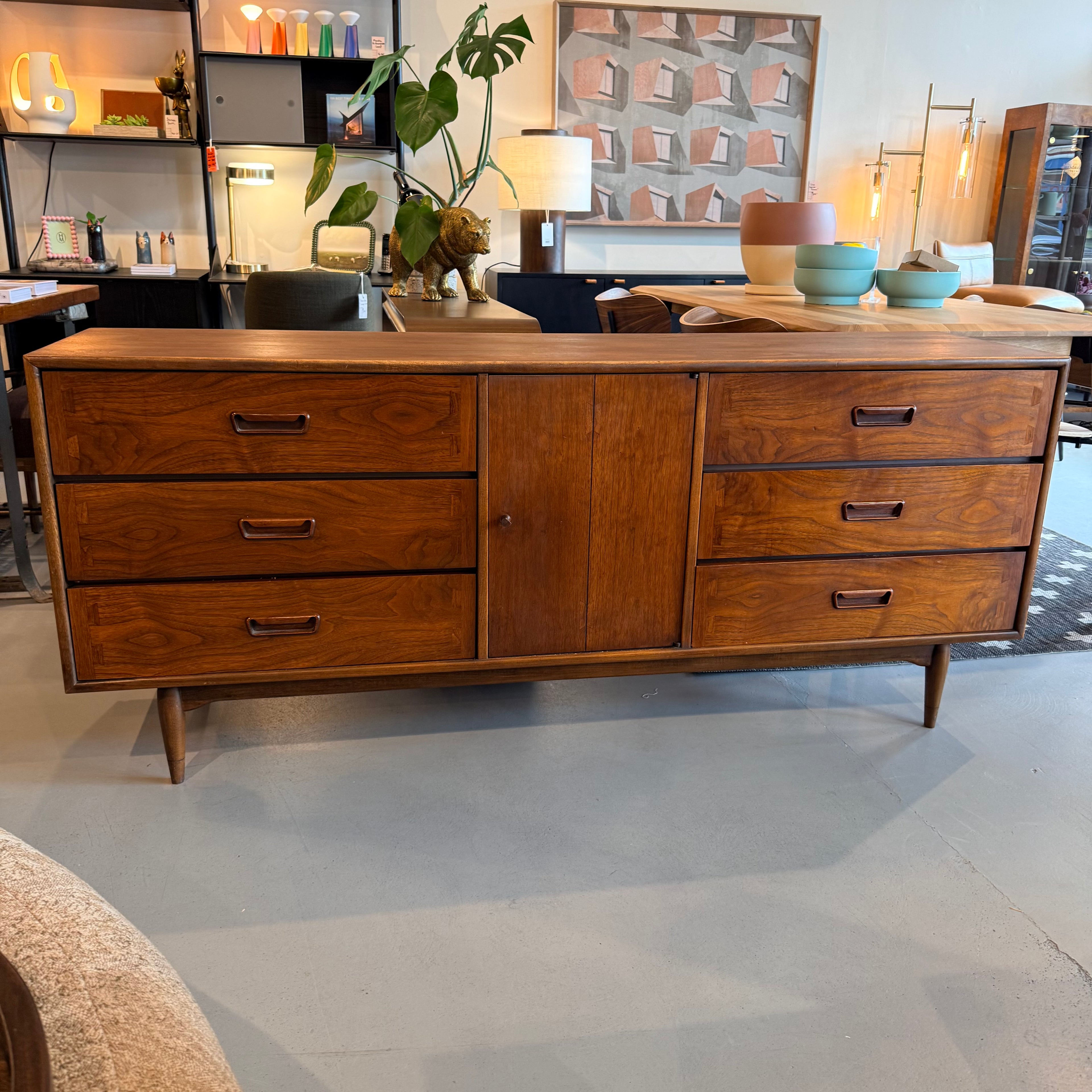 Vintage Lane Acclaim 9 Drawer